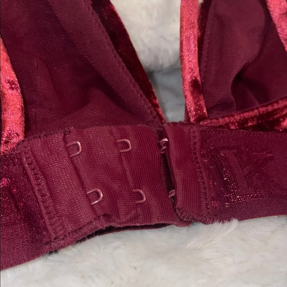 PINK Victoria's Secret Red Velvet Bra - Picture 4 of 5